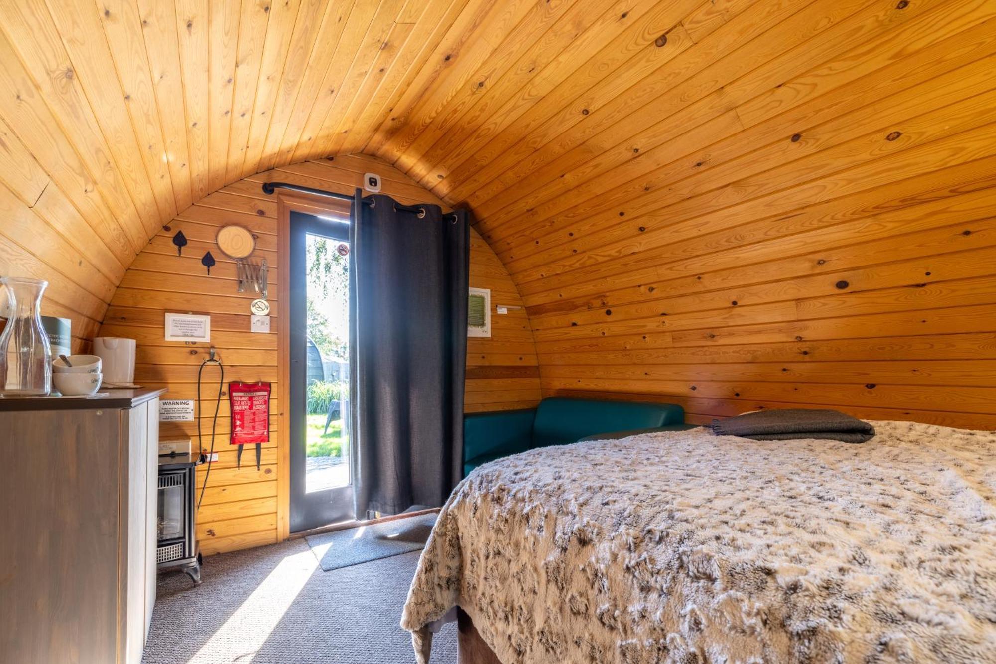 The Little Hide - Adult Only Camping Pods Wigginton  Bagian luar foto