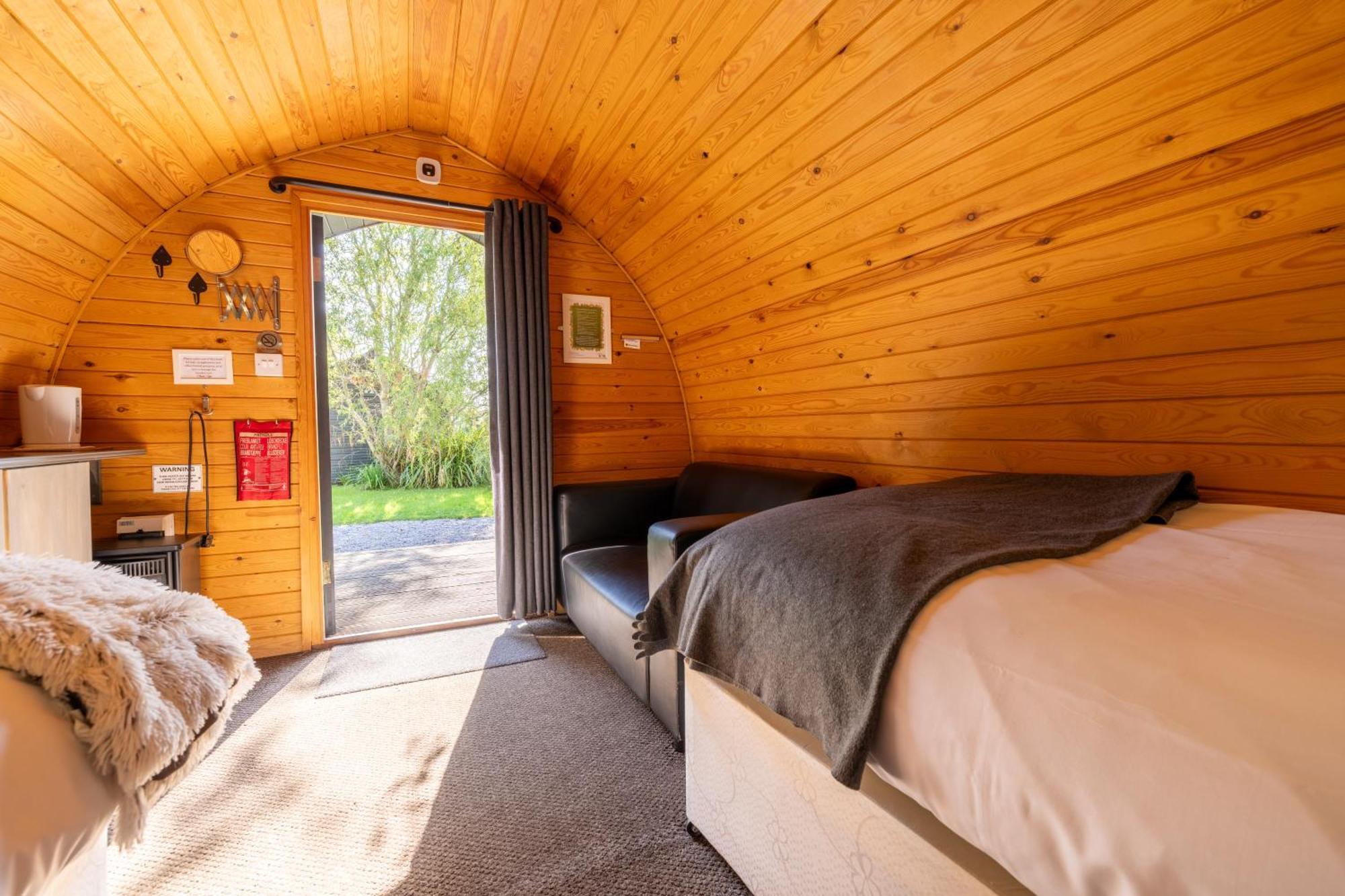 The Little Hide - Adult Only Camping Pods Wigginton  Bagian luar foto