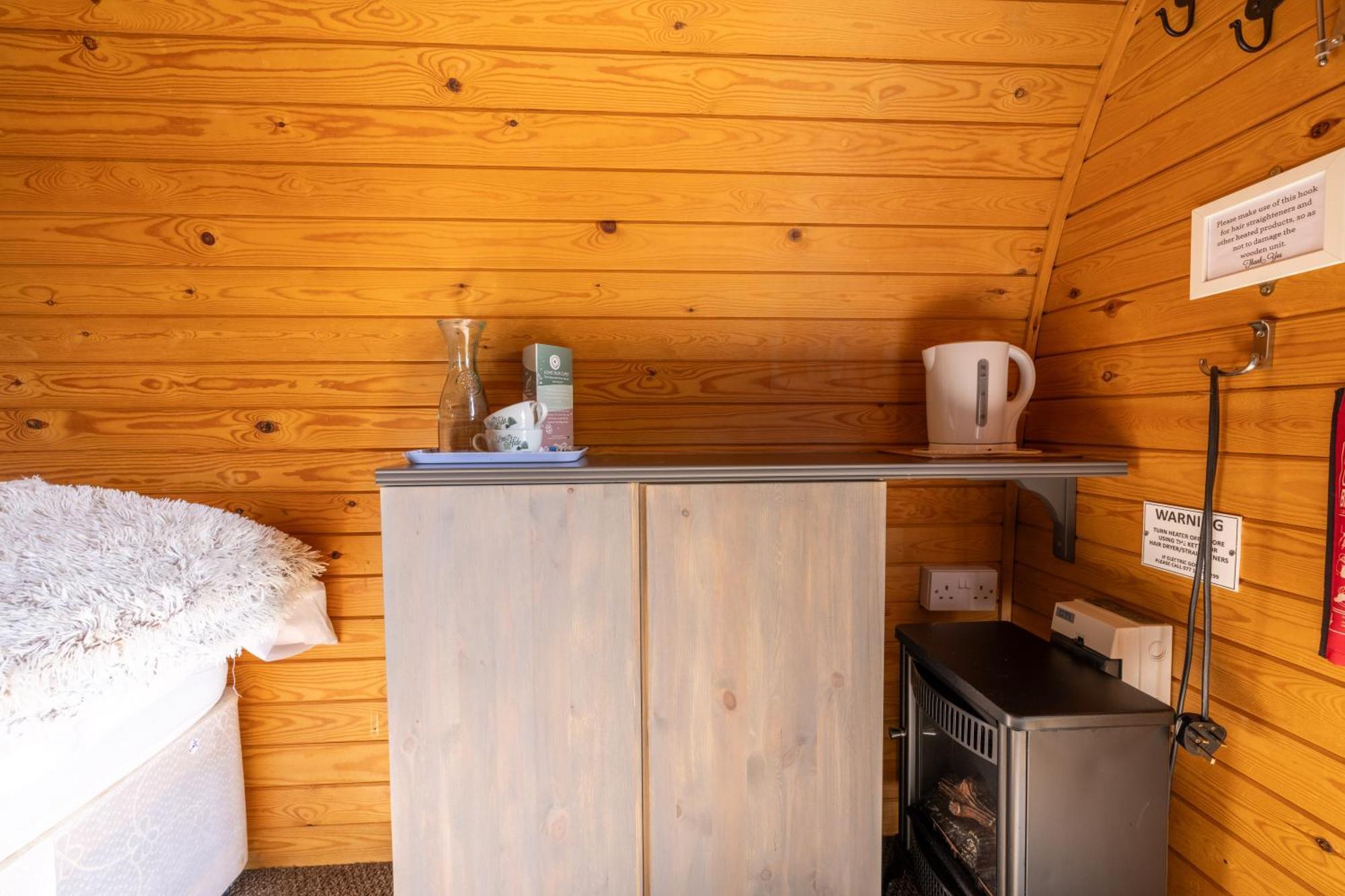 The Little Hide - Adult Only Camping Pods Wigginton  Bagian luar foto