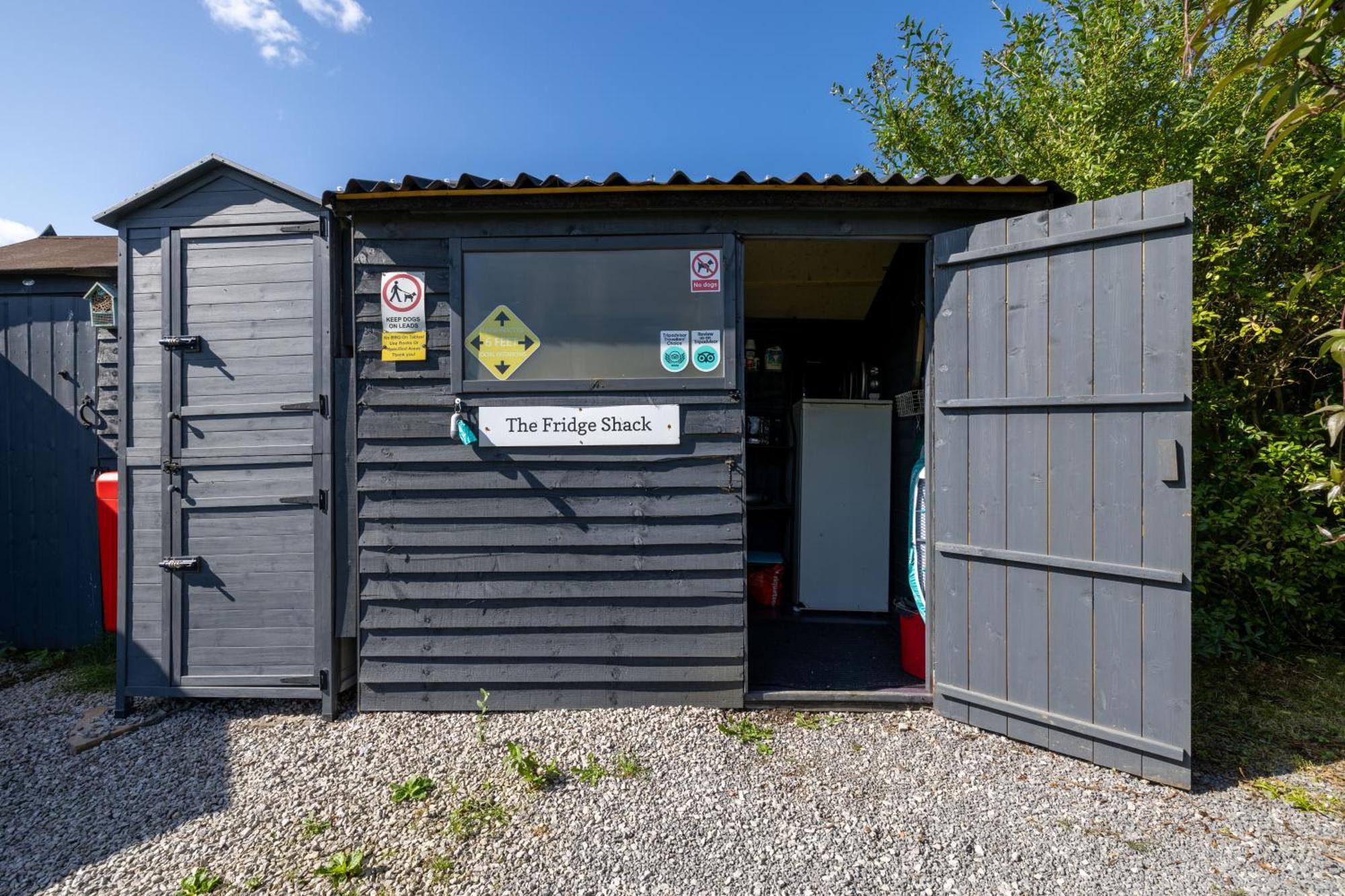 The Little Hide - Adult Only Camping Pods Wigginton  Bagian luar foto